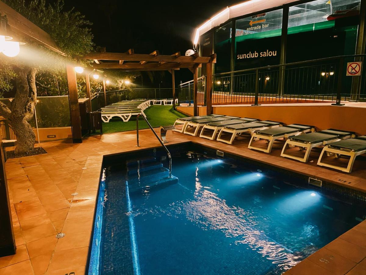 Aparthotel Sunclub 萨洛 外观 照片