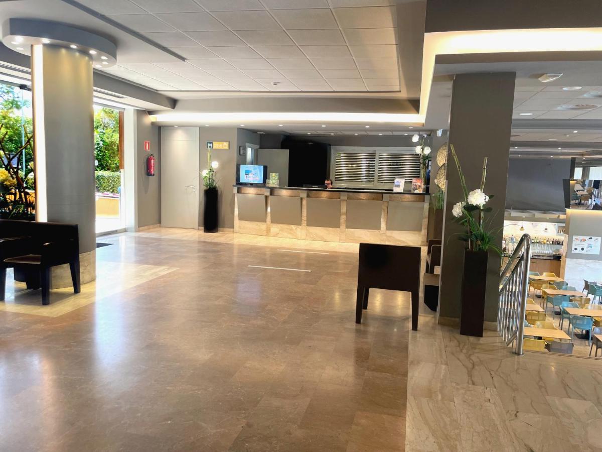 Aparthotel Sunclub 萨洛 外观 照片