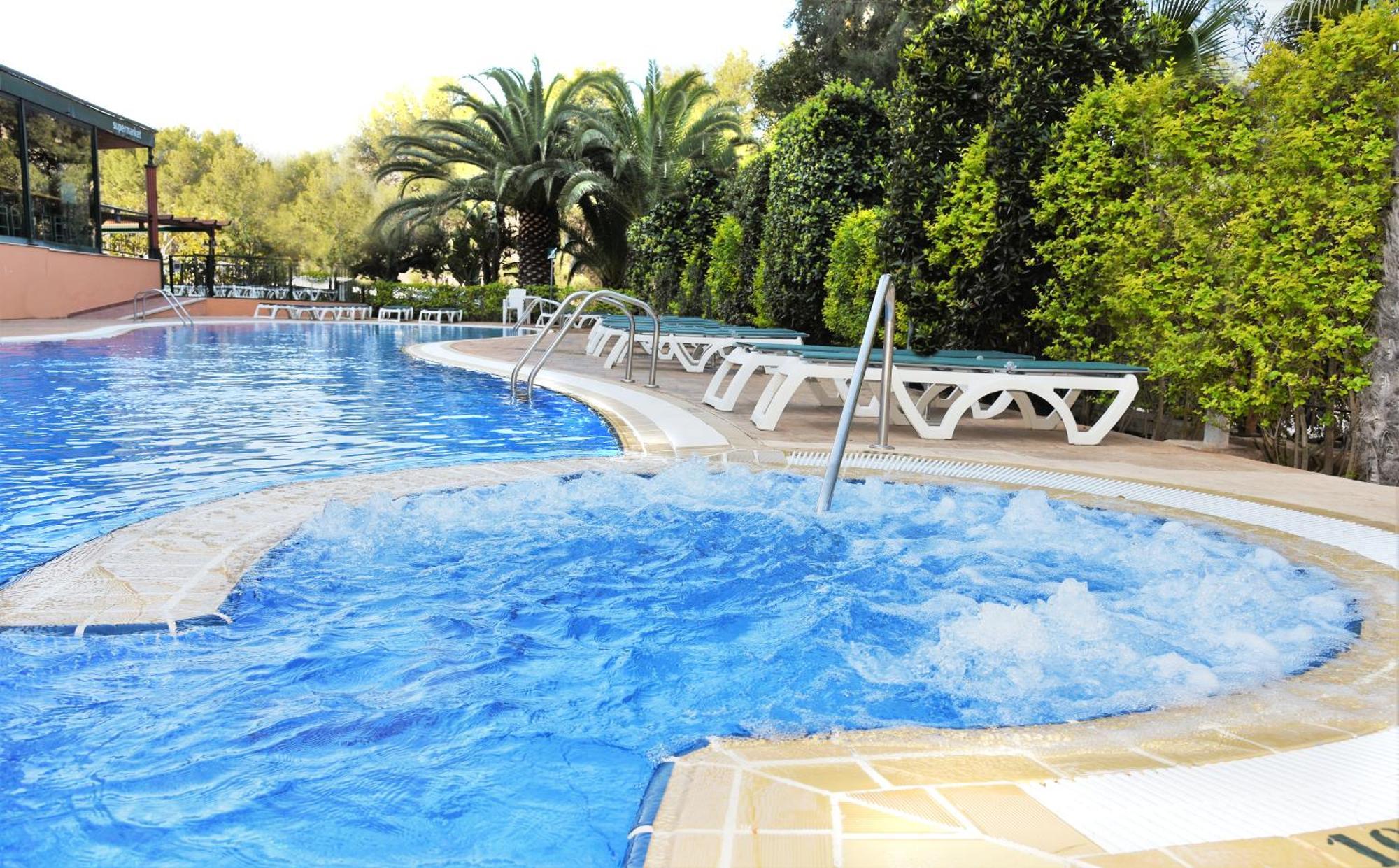 Aparthotel Sunclub 萨洛 外观 照片